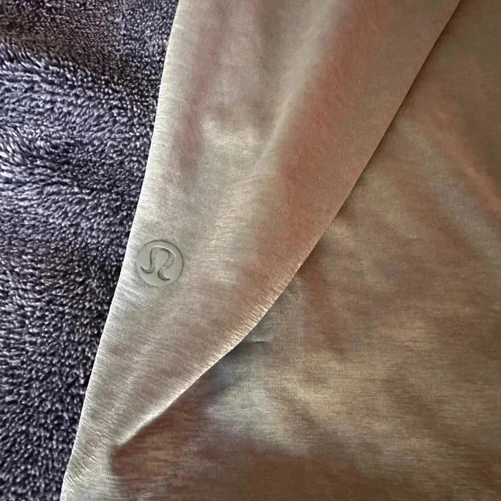 Lululemon Essential Tank - Picture 5 of 5